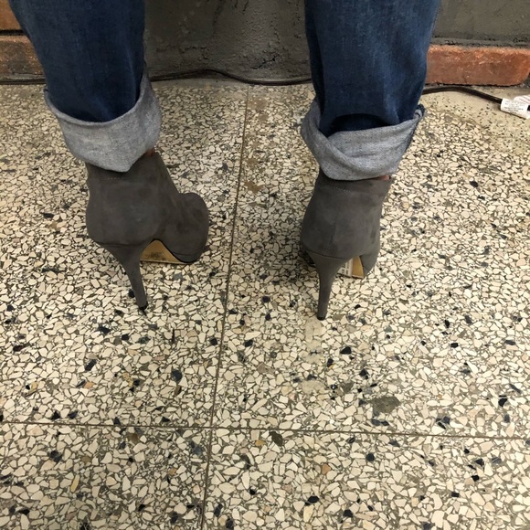 Shoes - Picture 4 of 4